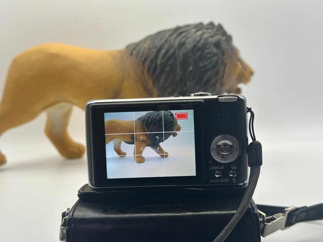 Panasonic LUMIX DMC-FX07 コンパクトデジタルカメラ