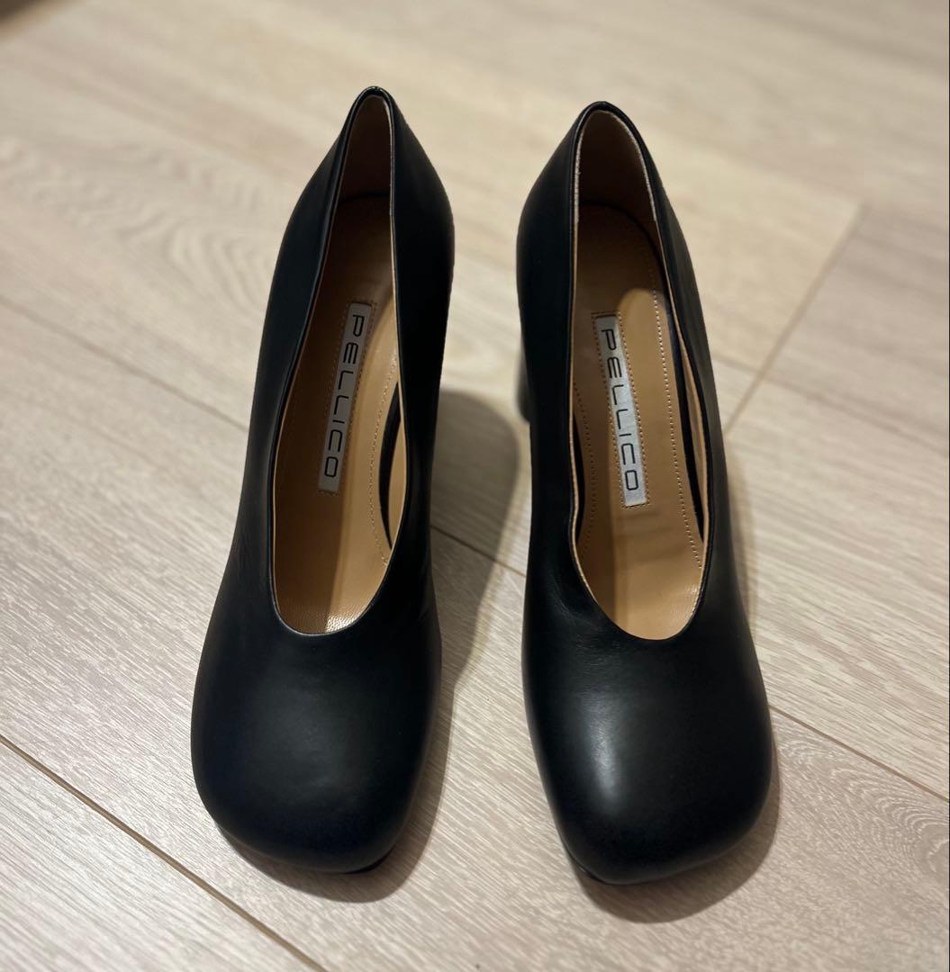 PELLICO（ペリーコ）のスクエアトゥヒールパンプス