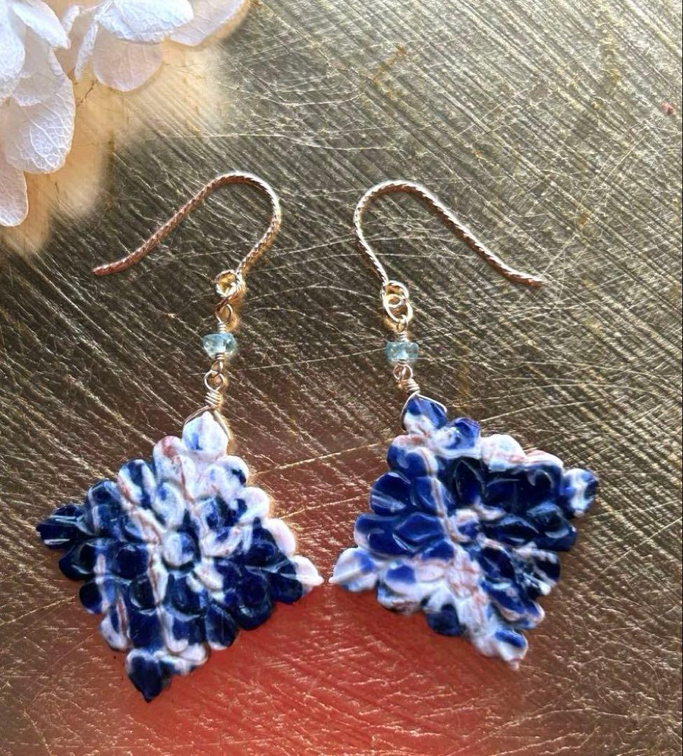 ソーダライトロンバスカービング＆ブルージルコンのピアス他　14kgf