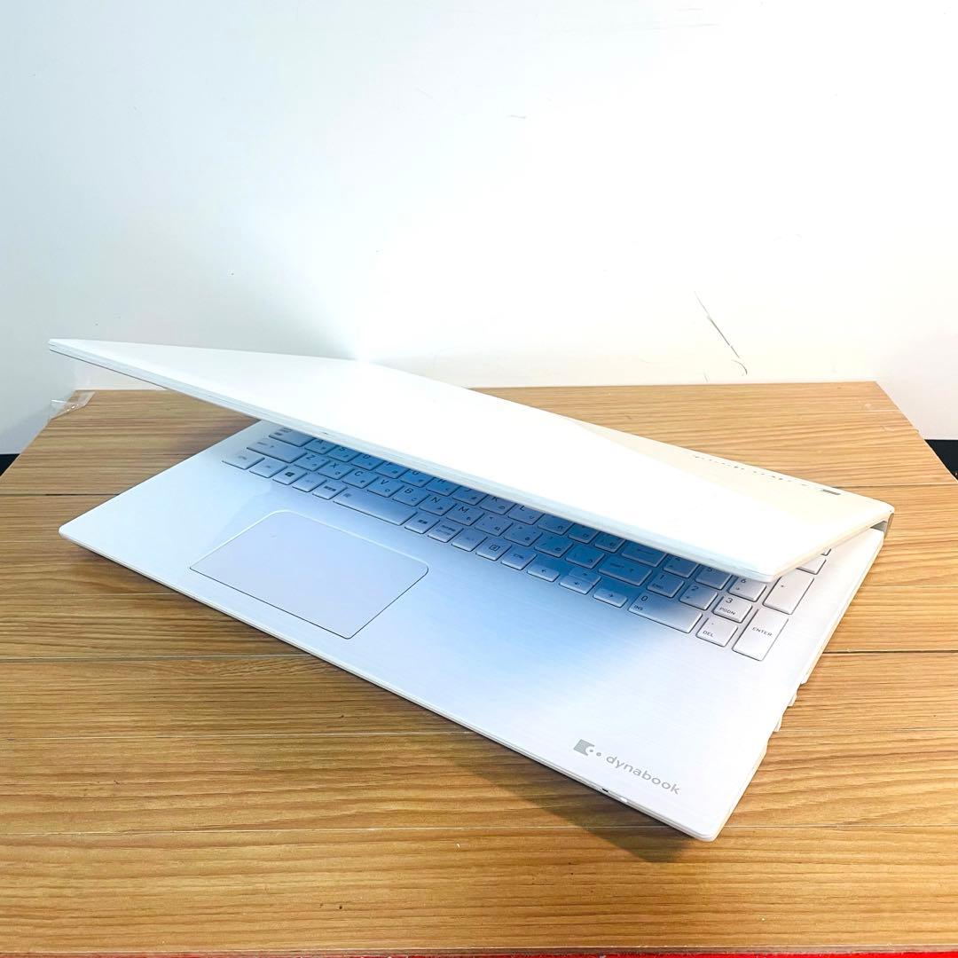 美麗設定済すぐ使えるホワイトメモリ8ギガSSD256ギガカメラWin11オフィス