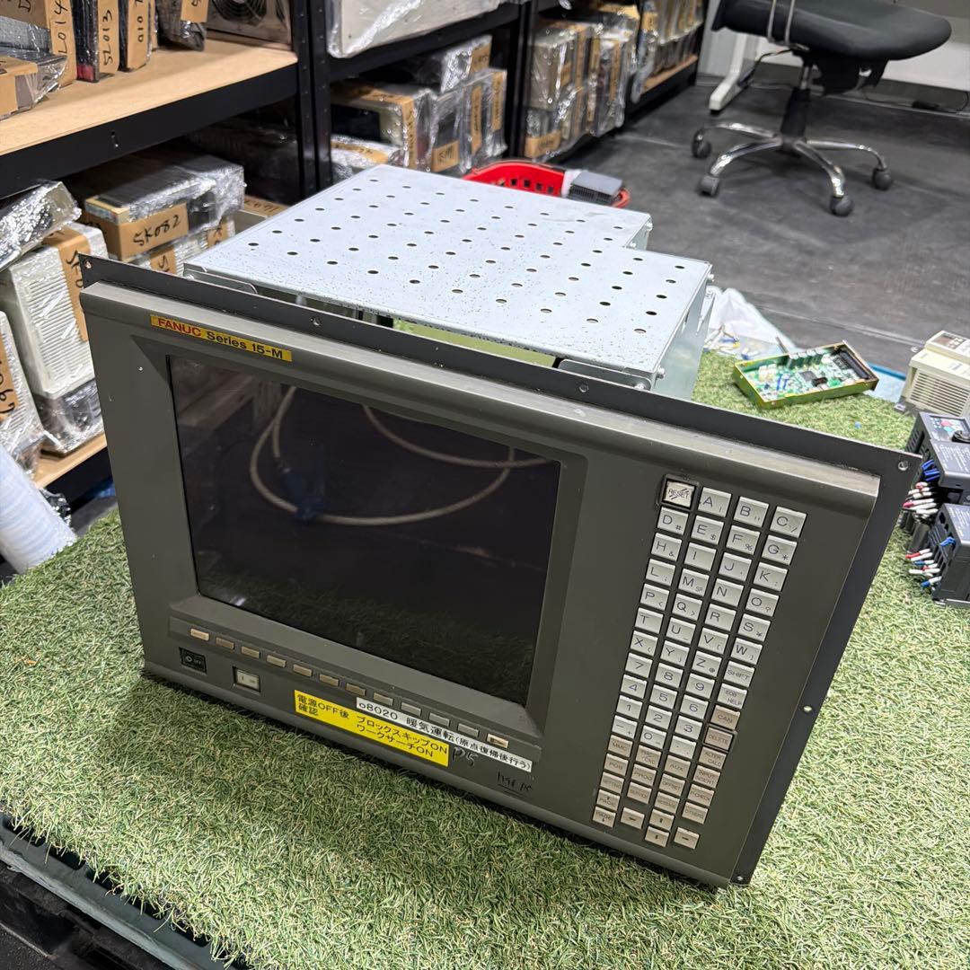 Fanuc CRT / MDI ユニット A02B-0163-C322