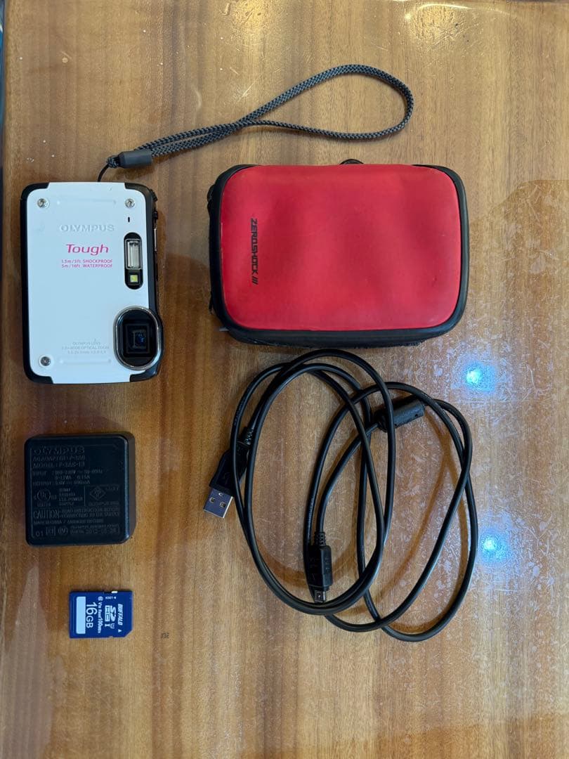 本体美品 オリンパス Tough TG-620デジタルカメラ