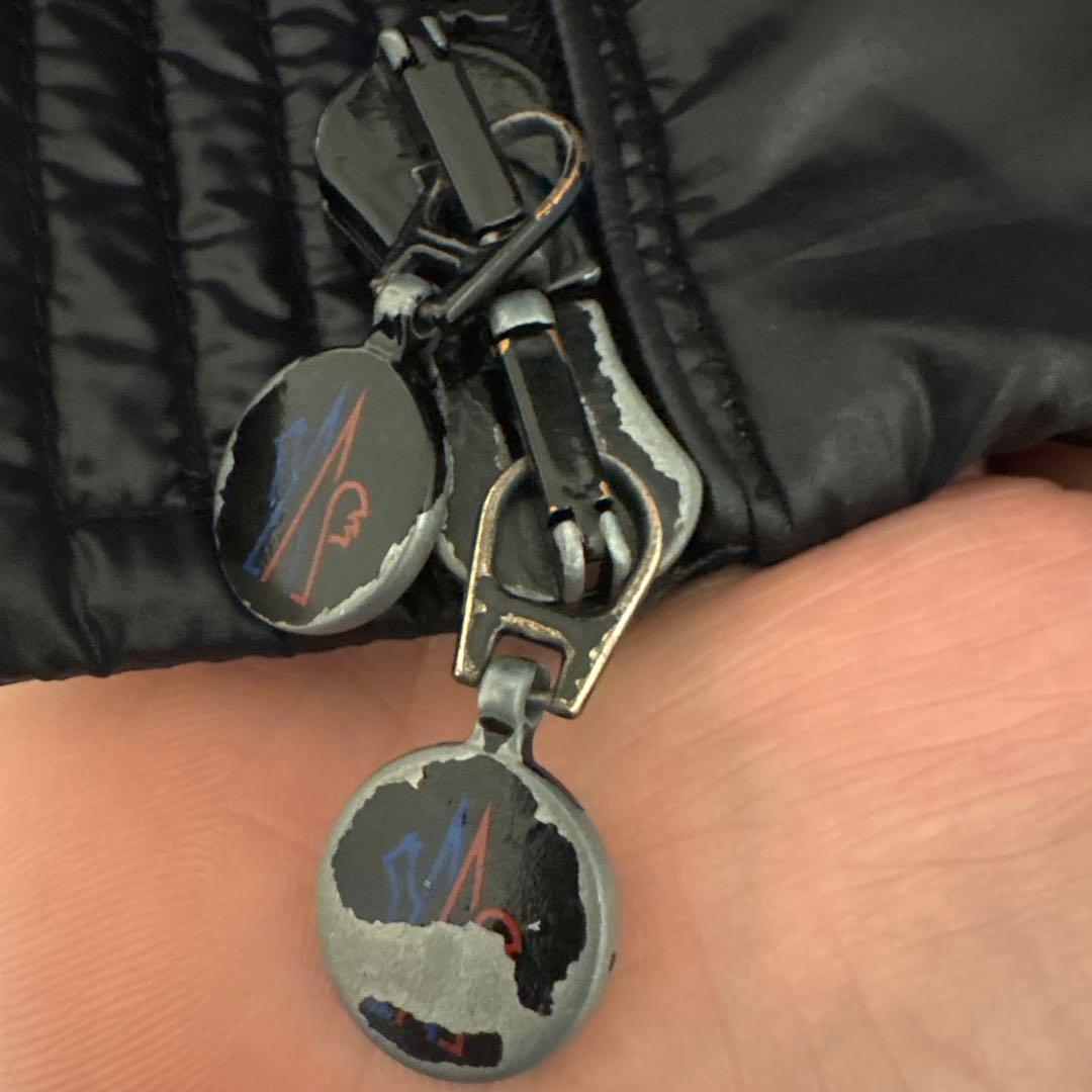 MONCLER ブラック ロングダウンジャケット ファー付き