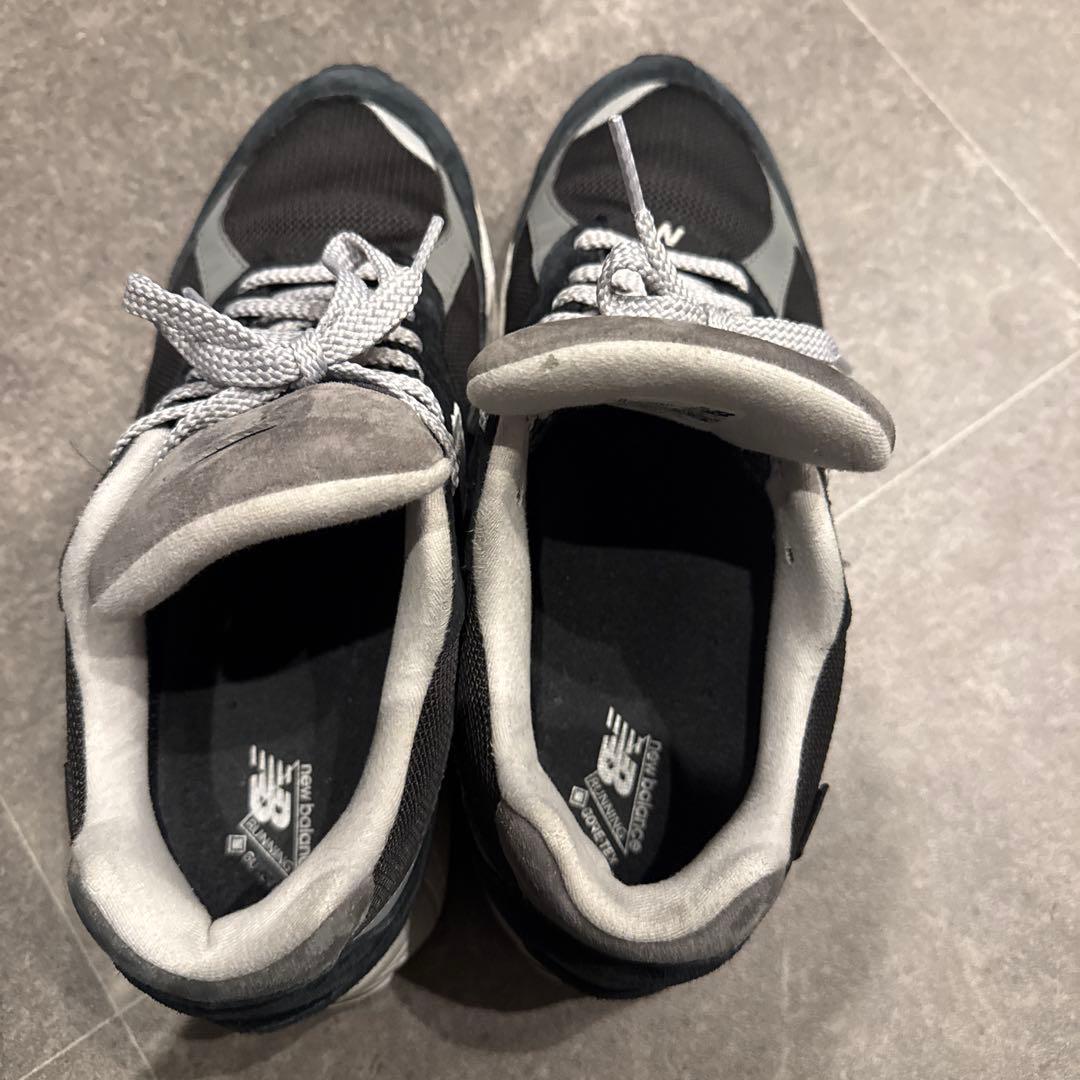 ぷーぷー New Balance M2002Rブラック/グレー スニーカー