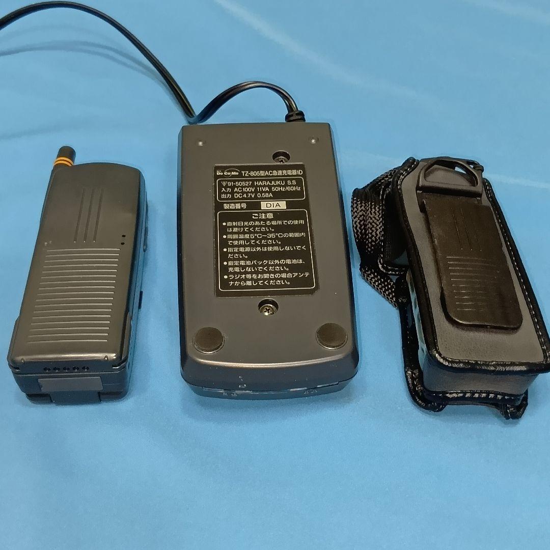 ドコモ　ムーバ　D2 ◆電源入ります。充電します。とてもキレイです。