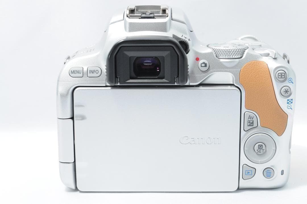 友達と楽しい写真をWi-Fiでシェア❤️Canon Kiss X9✨すぐ使える