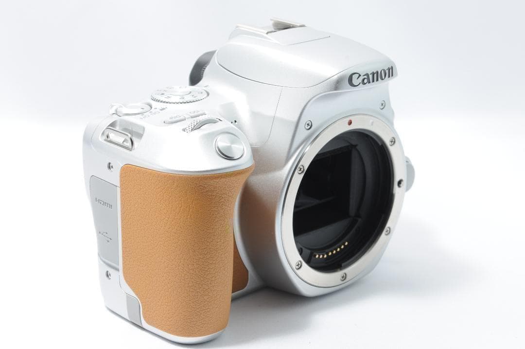 友達と楽しい写真をWi-Fiでシェア❤️Canon Kiss X9✨すぐ使える