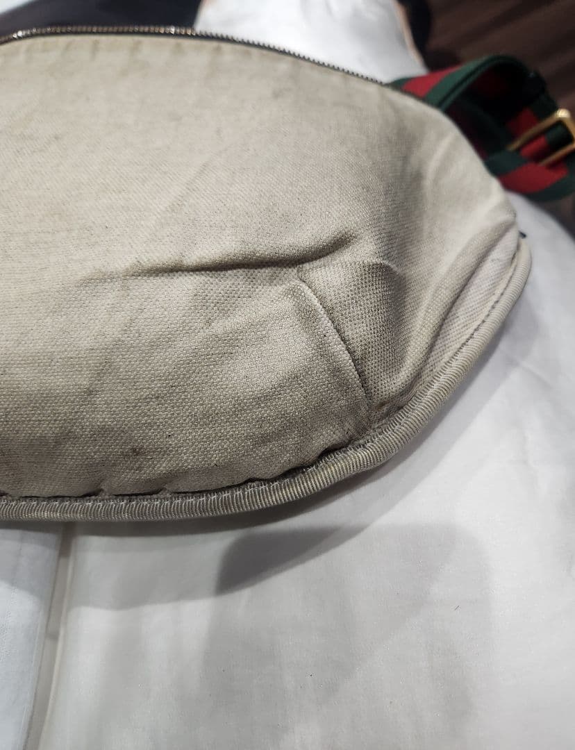 【外装美品最安値】GUCCI ヴィンテージロゴレザー ウェブボディーバッグ