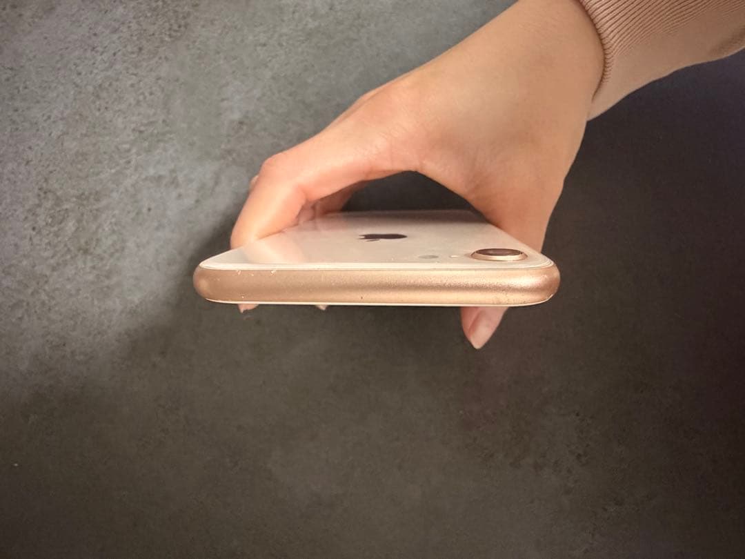 iPhone8 ゴールド　256gb