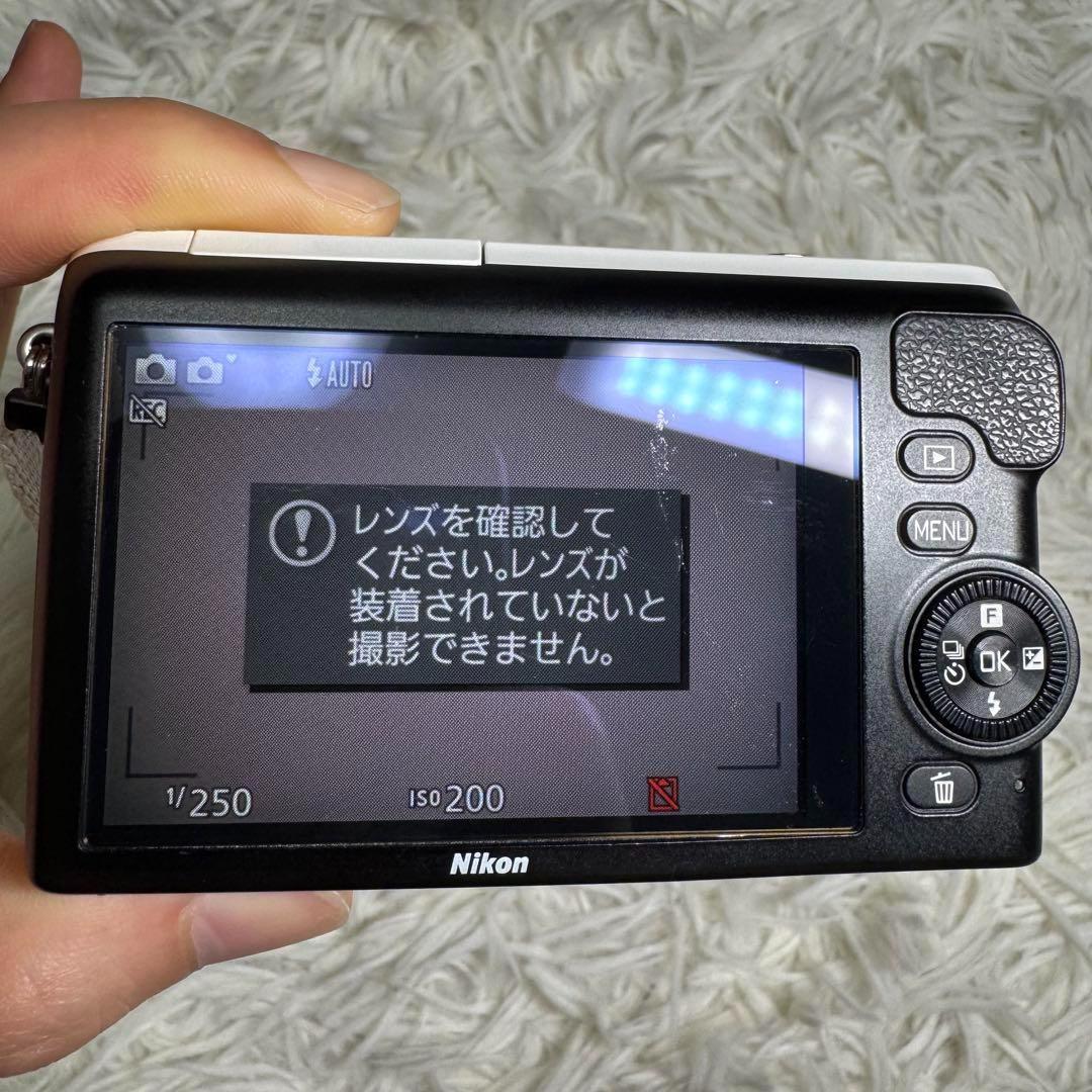 ☆【美品】Nikon 1 S2 ミラーレス一眼 ホワイト 標準レンズキット☆