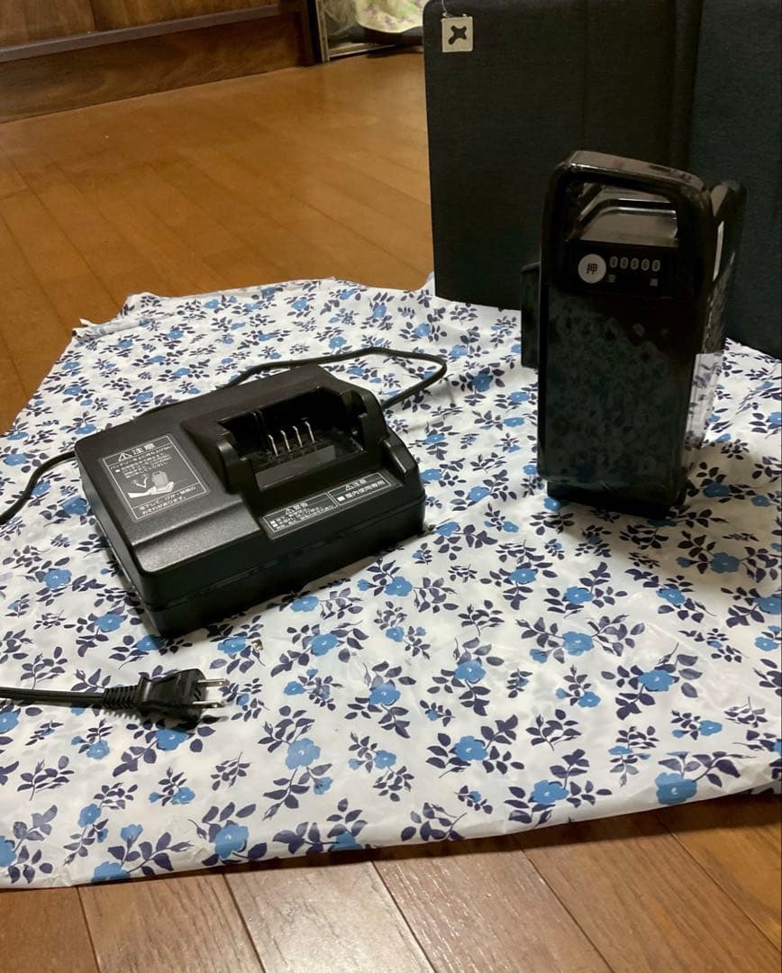 Panasonic NKJ075Z1 電動自転車用充電器 NKY580B02