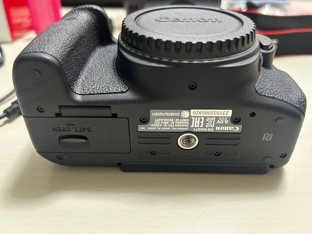 美品 【Canon EOS Kiss X8i ダブルレンズ】 Wi-Fi搭載