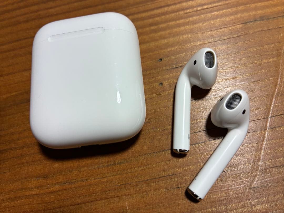 Apple AirPods 第2世代 lightning 充電ケース