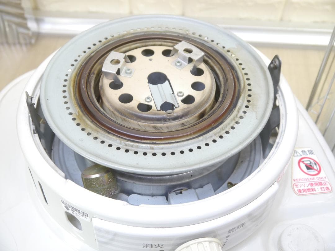 送料無料◆2014年◆コロナ　ホワイト石油ストーブ 手動ダイヤル式