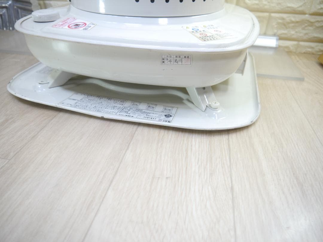 送料無料◆2014年◆コロナ　ホワイト石油ストーブ 手動ダイヤル式