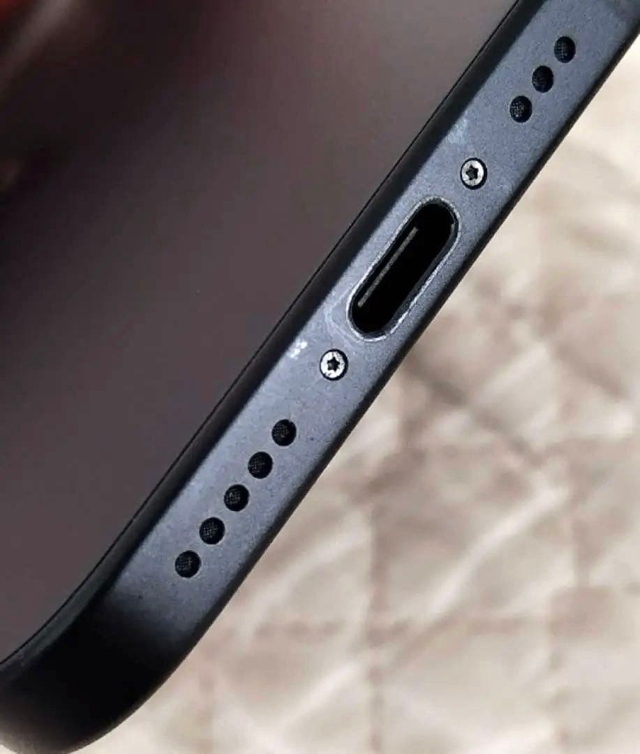 iPhone 15 128GB ブラック SIMフリー 匿名配送