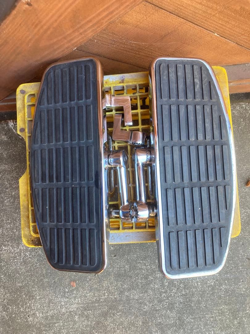 ハーレー　アジャスターフロアーフットボード 価格応談します