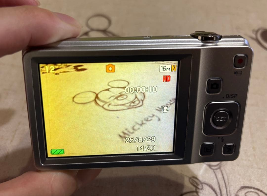 CASIO EXILIM カメラ　デジカメ