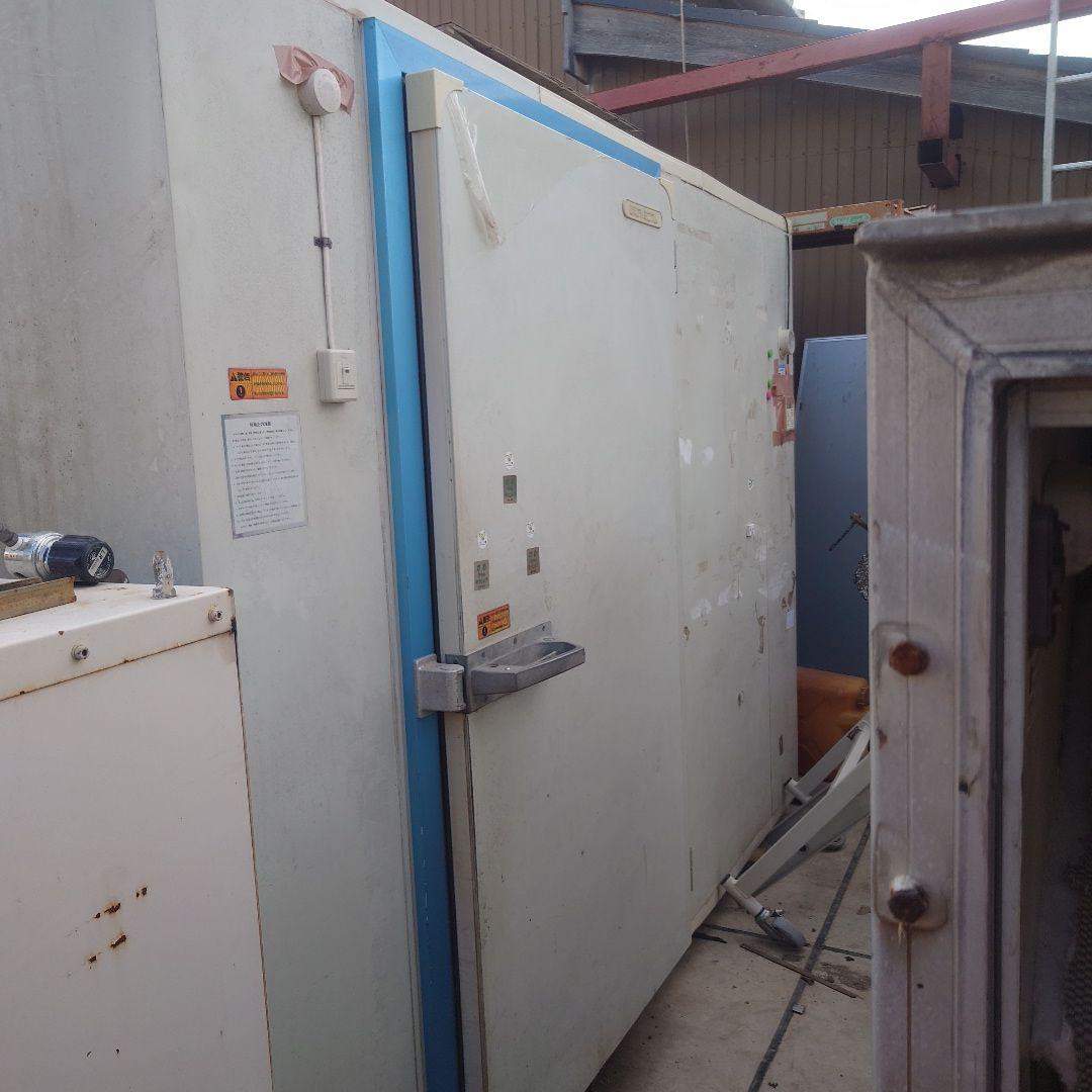 大型ホワイト冷蔵庫