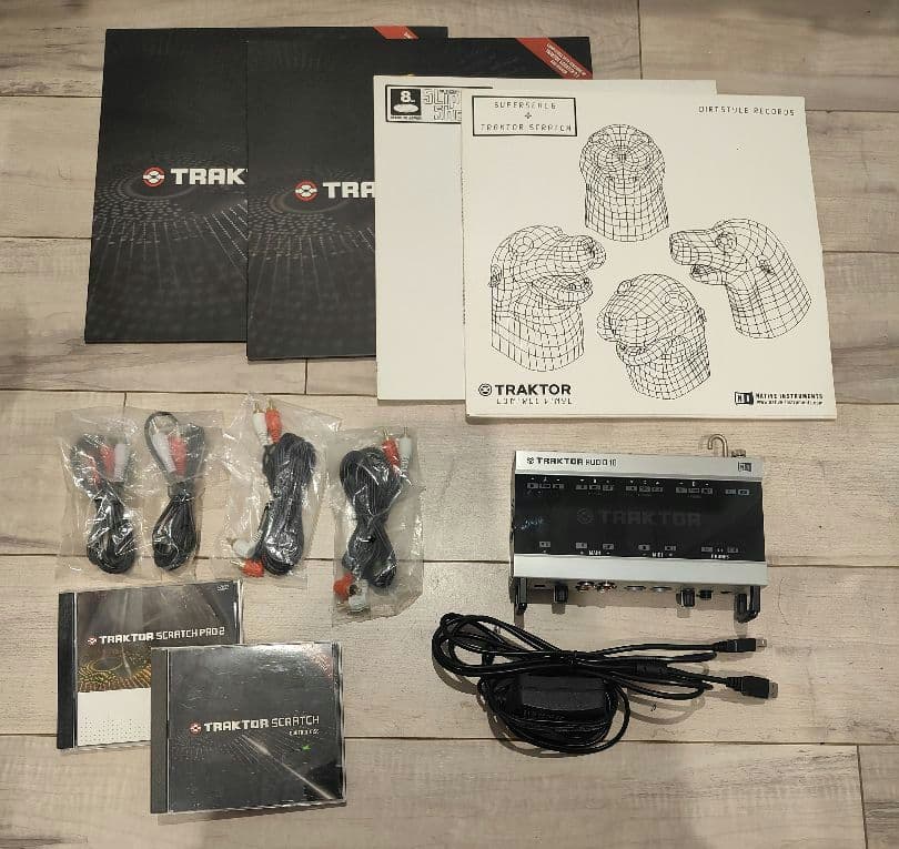 DJ機材 Traktor Scratch A10