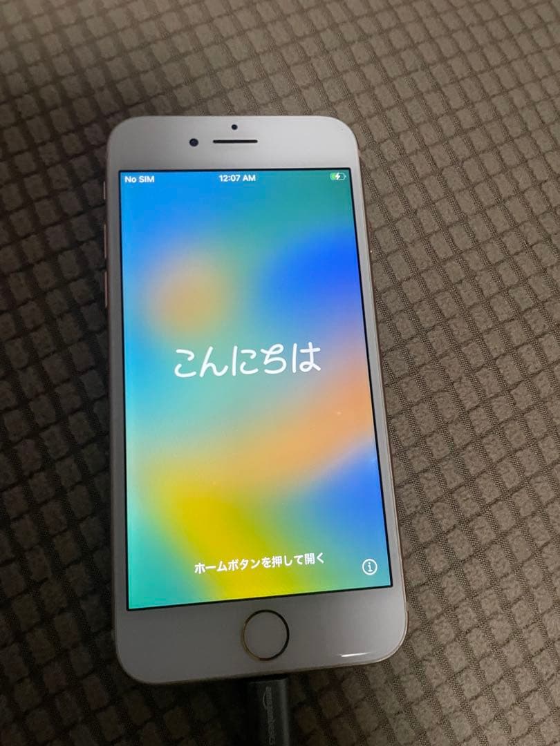 Apple iPhone 8 64GB SIMフリー　ケース&フイルム（新品）付