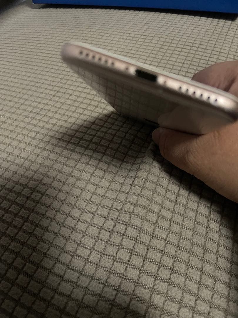 Apple iPhone 8 64GB SIMフリー　ケース&フイルム（新品）付