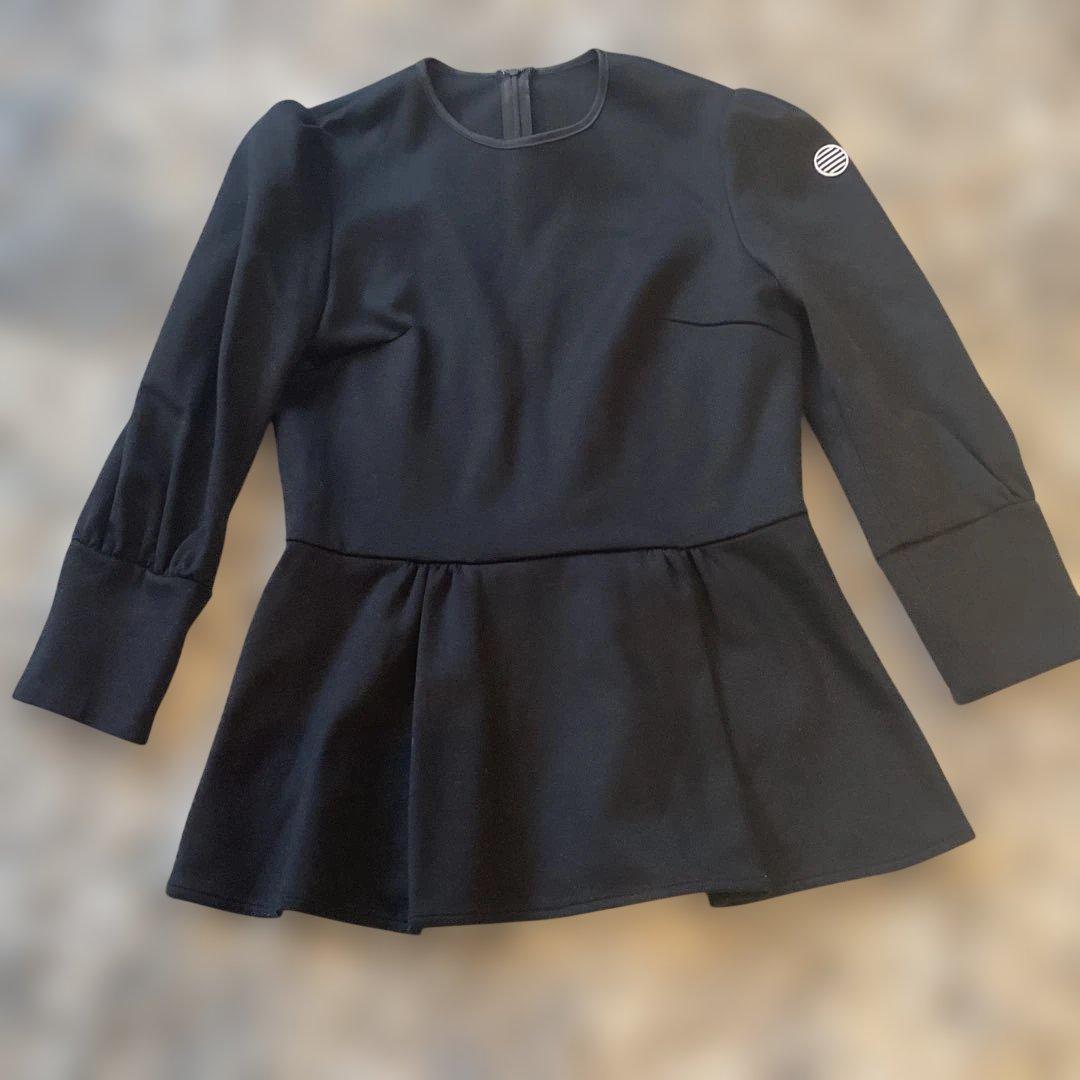 ⭐️新品未使用⭐️ ボーダーズアットバルコニー 黒 長袖 へプラムトップス 36