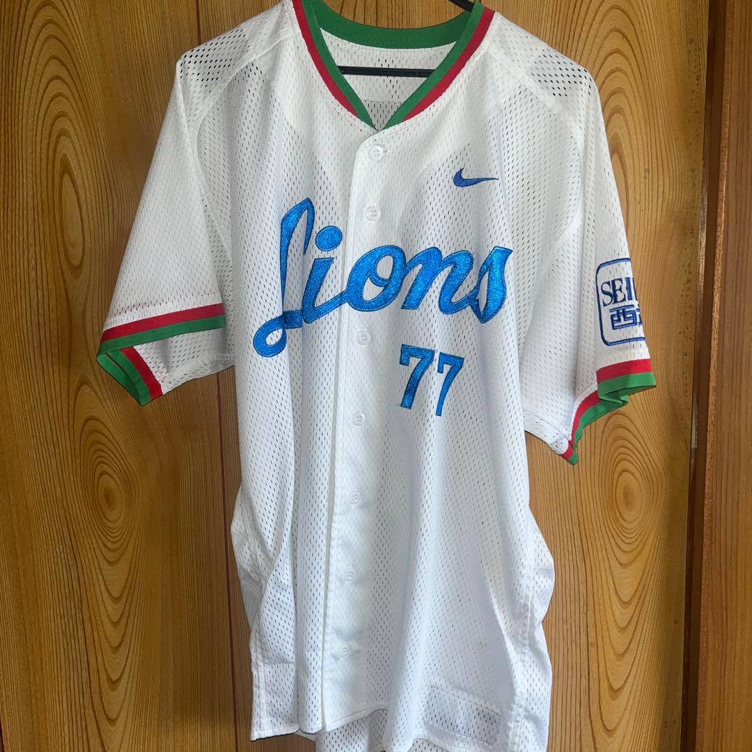 ヒ*ン様 西武ライオンズ　ユニフォーム SASAKI 77