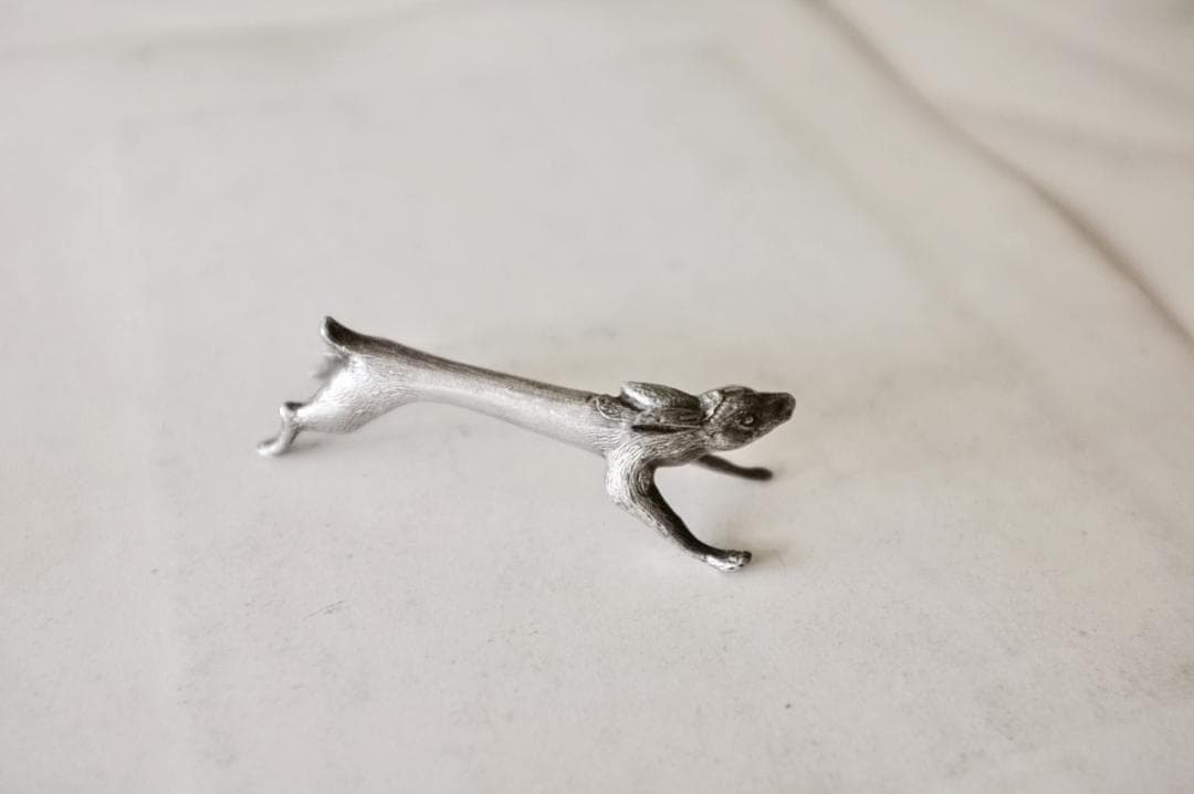 sold フランス 駆け抜ける永遠のウサギとカトラリーレスト アンティーク