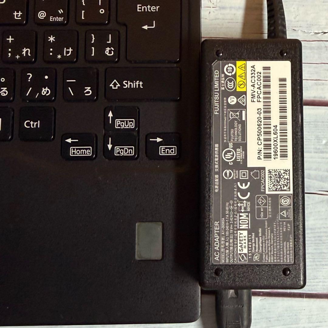 薄型コンパクトノートPC❣️第8世代Corei5☘️フルHD☘️SSD