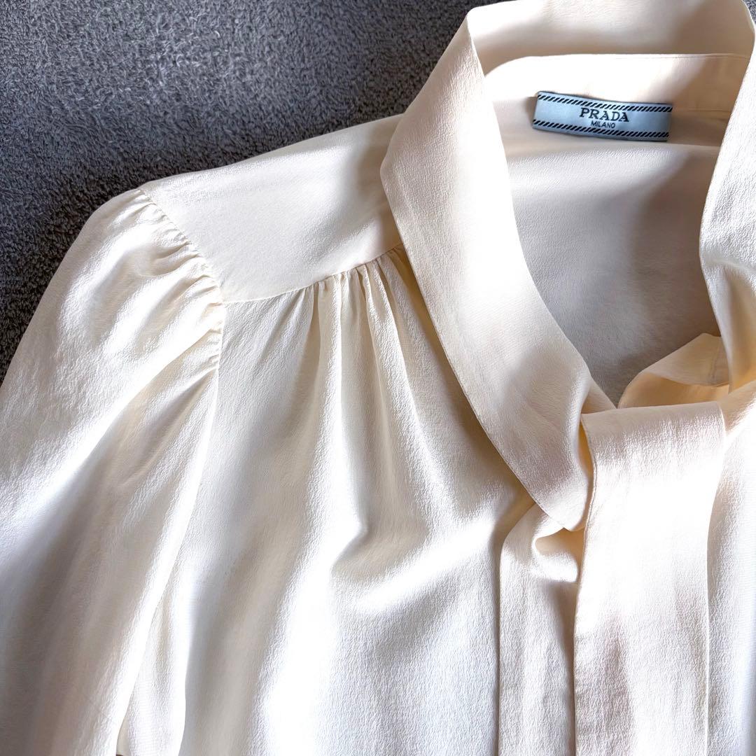 yumiso様プラダ ブラウス ボウタイ リボンタイ シルク100% アイボリー