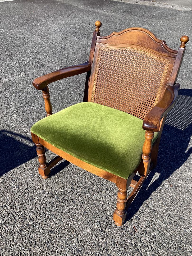 千葉県鴨川発　①オールドカリモク　Karimoku　チェア　肘掛け付き