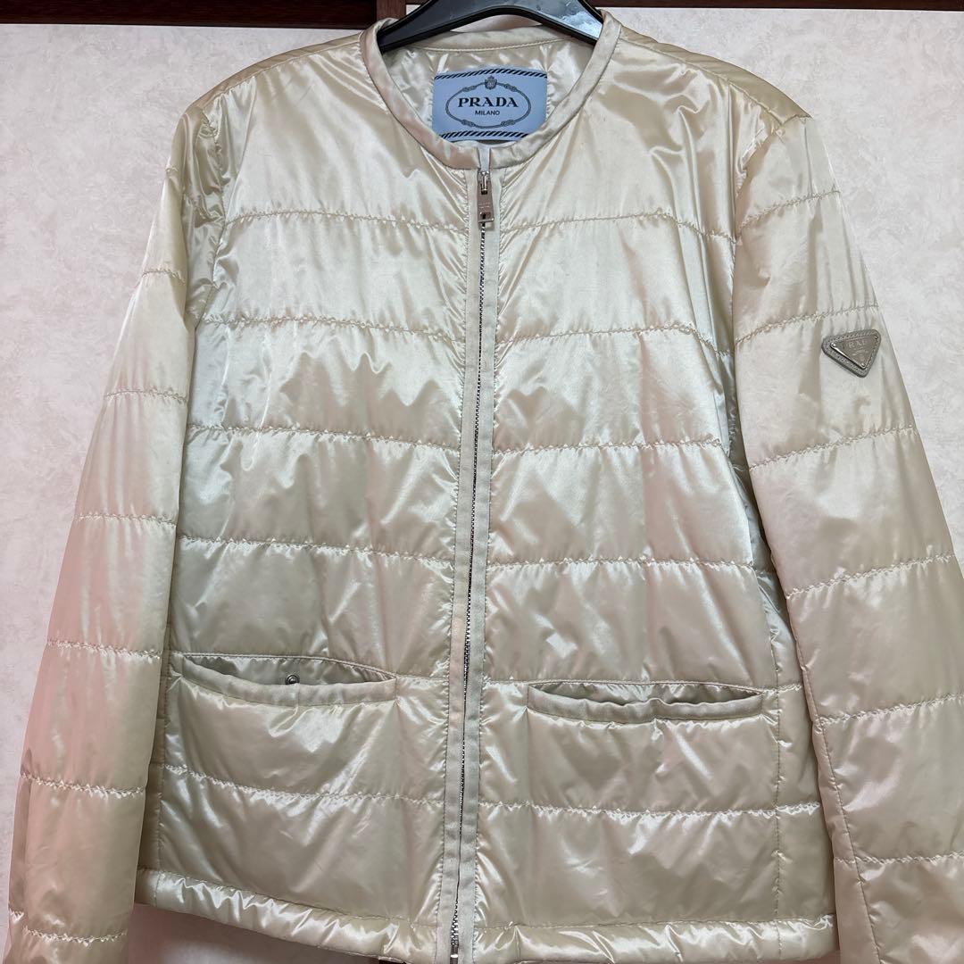 PRADA ノーカラーダウンジャケット　アイボリー