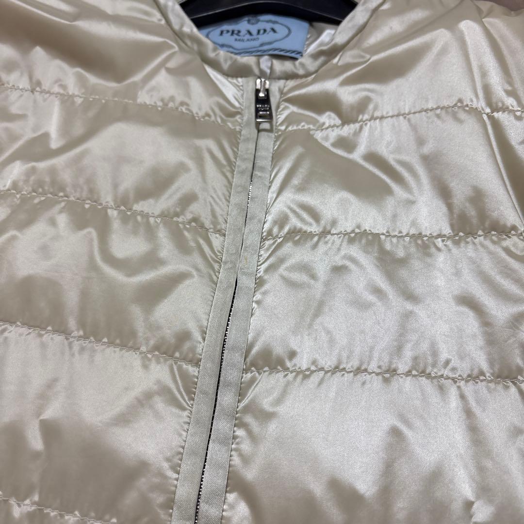 PRADA ノーカラーダウンジャケット　アイボリー