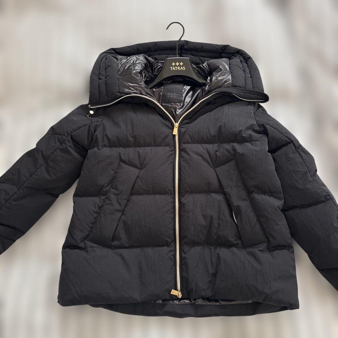 TATRAS フード付きブラックダウンジャケット