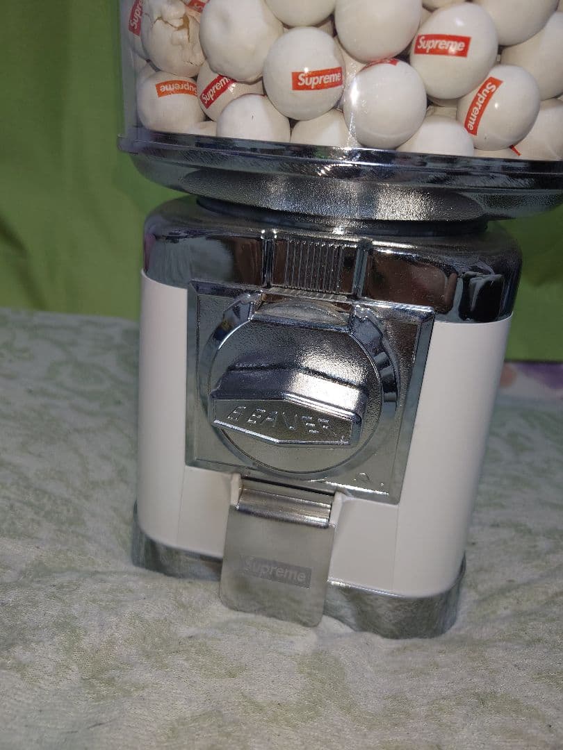 最終価格 Supreme Beaver Gumball machine
