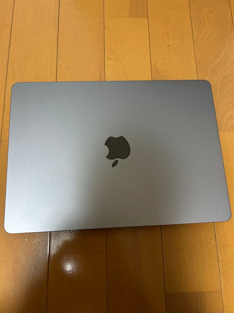 MacBook本体　M2 13インチ　2022年モデル