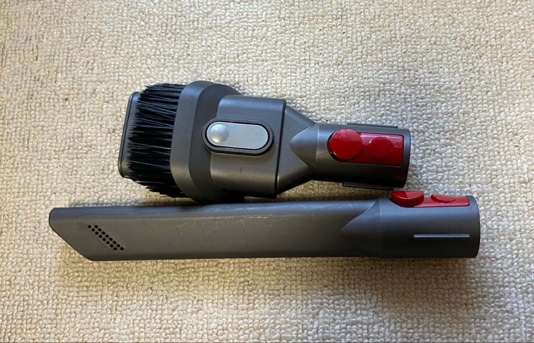 Dyson 掃除機　一式　SV18　(週末値引き)