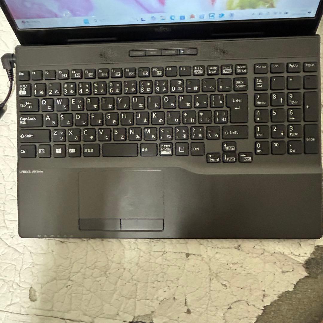 FUJITSU LIFEBOOK Win11 メモリ8GB SSD256GB