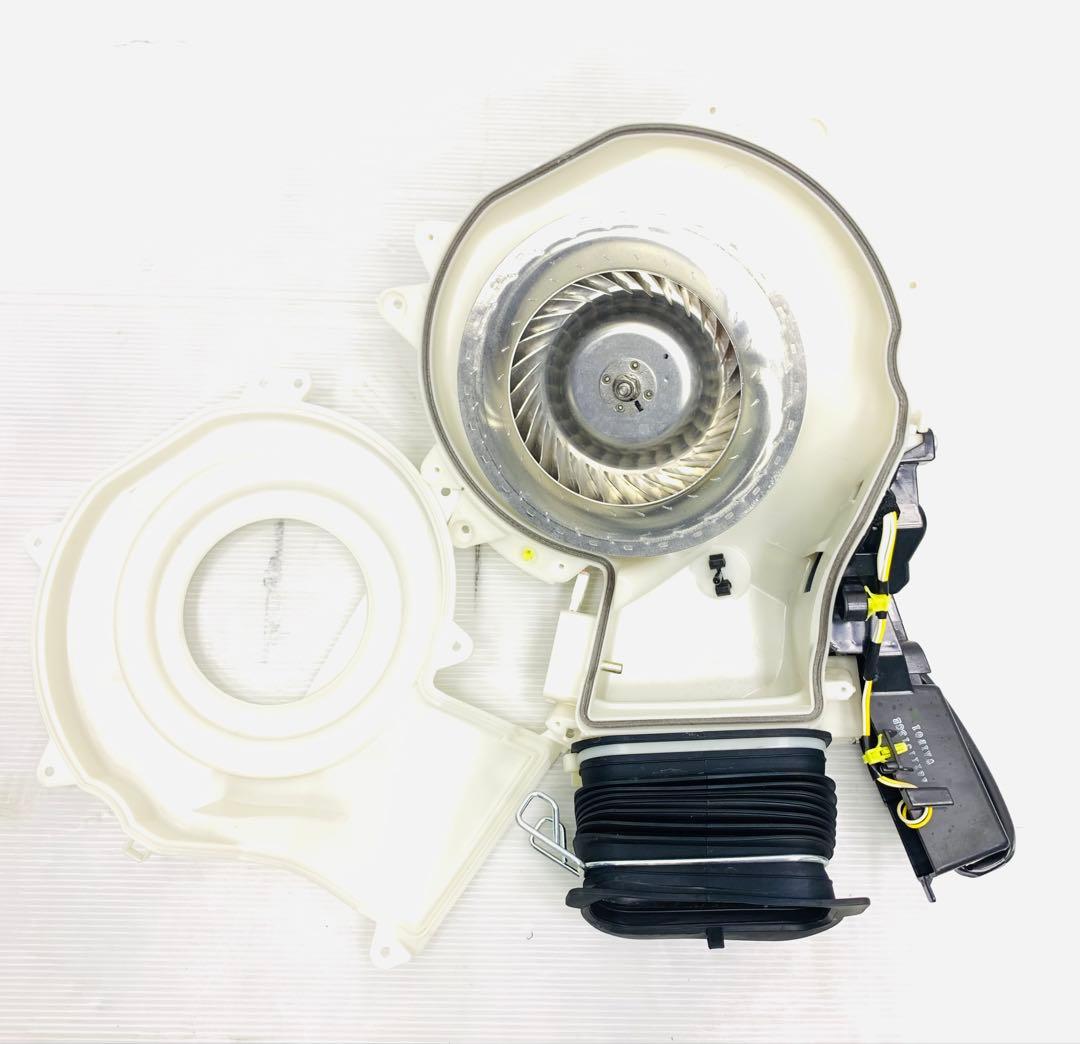 NA-VG1200Lパナソニック　キューブル 自動投入ドラム式洗濯乾燥機