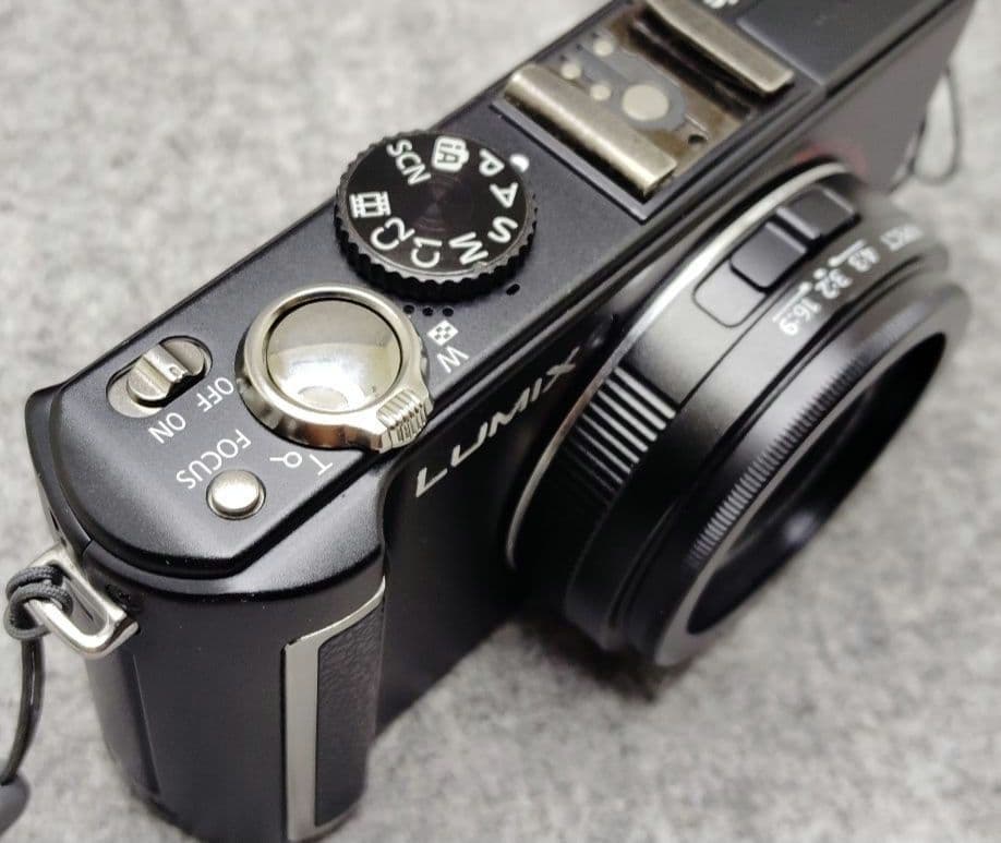 LUMIX DMC-LX３ コンパクトデジタルカメラ