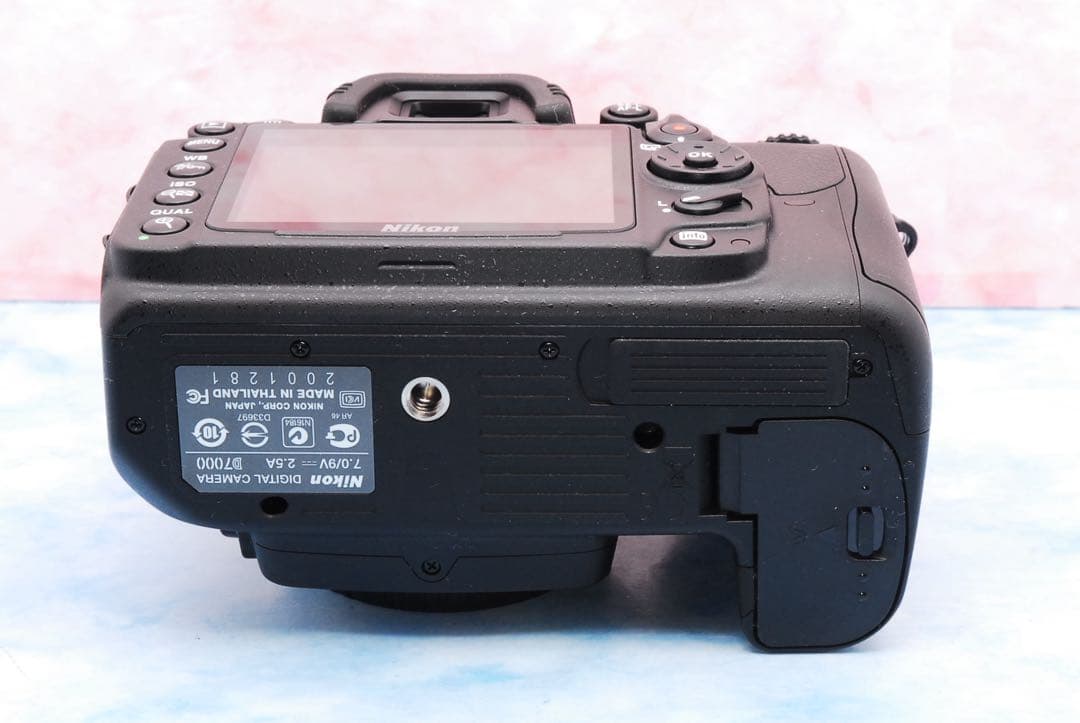 ニコン D7000☆三脚＆バッグ付☆一眼レフカメラ☆300mm超望遠レンズ