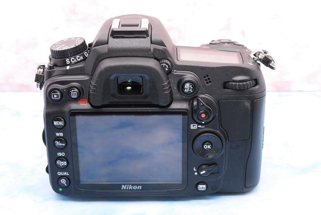 ニコン D7000☆三脚＆バッグ付☆一眼レフカメラ☆300mm超望遠レンズ