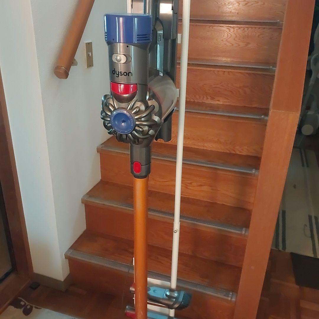 Dysonv8fluffy コードレス掃除機(台無し)