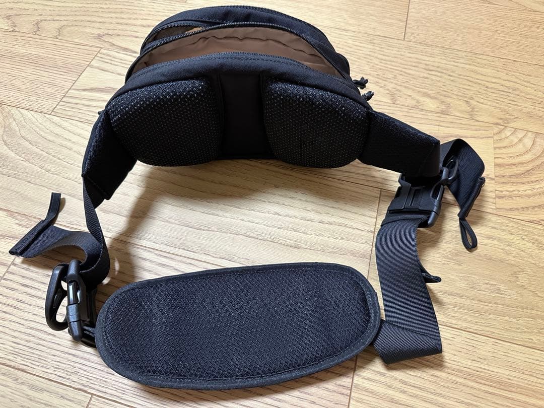 美品　Hugoo Dual Hip Seat（ブラック）