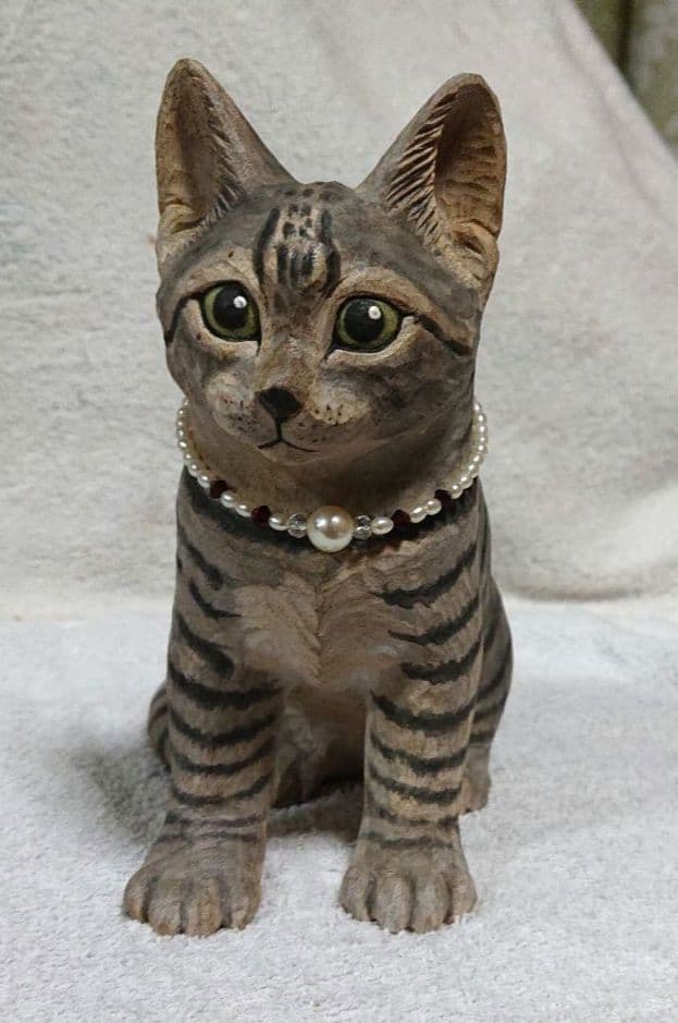 愛らしい猫の置物 T164