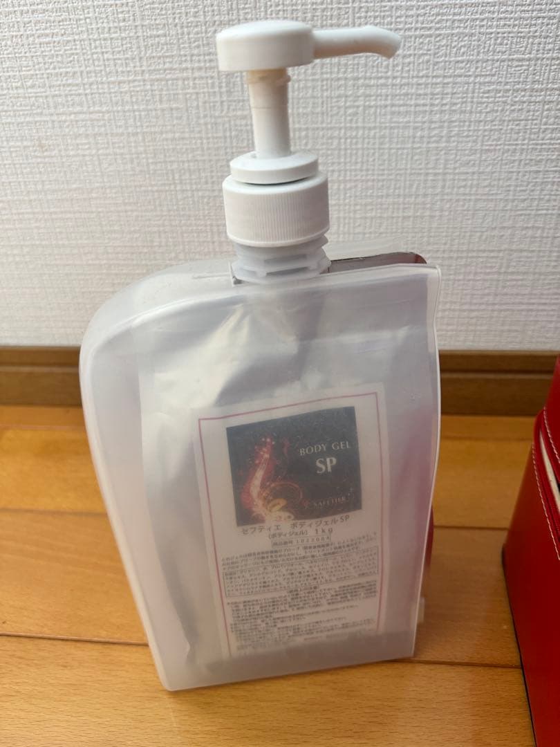 サ*ー様 T-MAGIC 美顔器 EMS機能付き