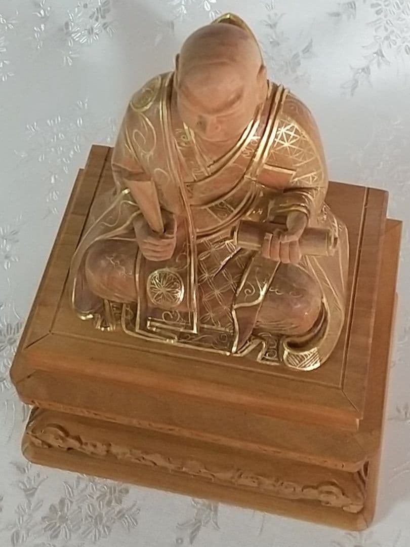 日蓮聖人坐像 2.5寸#080 金彩有り ◆白檀 木彫 仏像