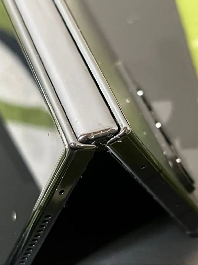 Samsung Galaxy Z Fold4 本体