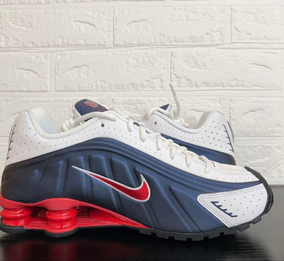 特価セール　ナイキ ショックス R4 メンズ　シューズHQ1988-400